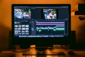 Cara Mempercepat Video di Adobe Premiere